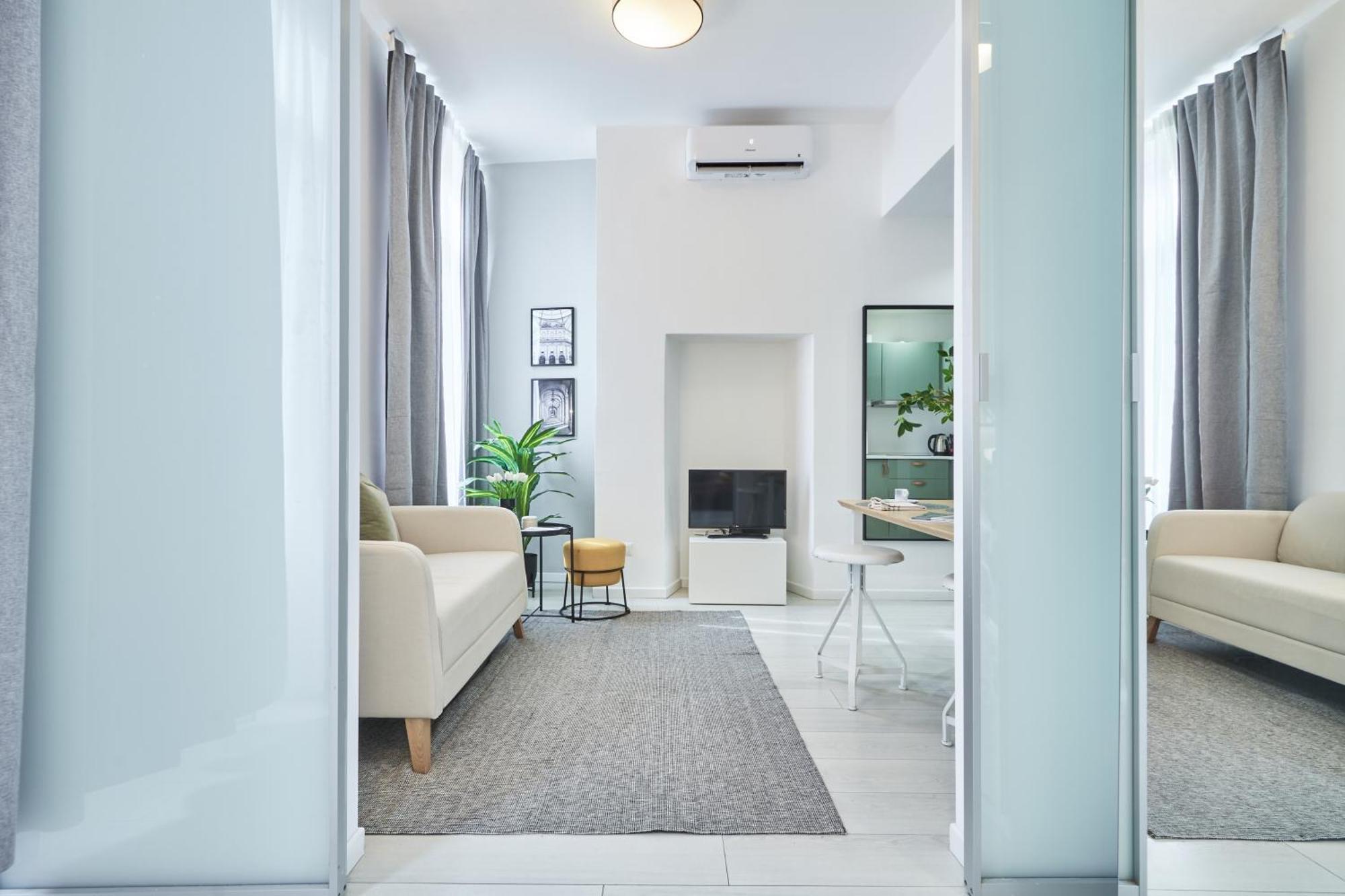 Elegante Appartamento Minimal Dai Tocchi Botanici ميلان المظهر الخارجي الصورة