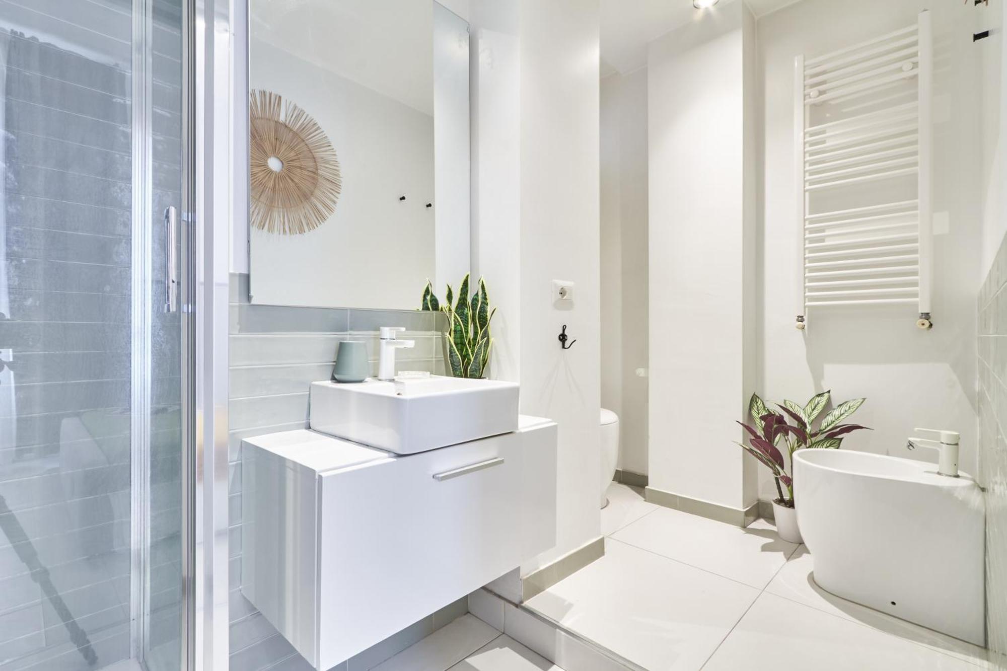 Elegante Appartamento Minimal Dai Tocchi Botanici ميلان المظهر الخارجي الصورة